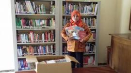 PERPUSTAKAAN “CERDAS” TERIMA HIBAH BUKU