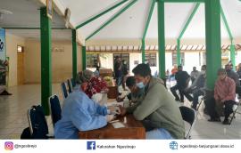 Petugas KPPS dan Linmas di Ngestirejo Jalani Rapid Test Covid-19