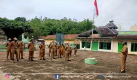 Pamong Kalurahan Ngestirejo Melaksanakan Apel Senin Kliwon