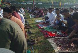 Sholat Idul Fitri 1444 H di Lapangan Karang Raya Ngestirejo