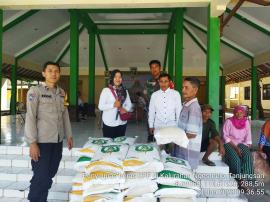 Penyaluran Bantuan Pangan Beras 10 kg di Kalurahan Ngestirejo