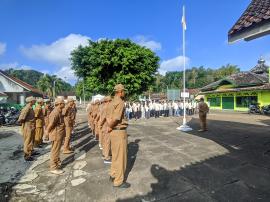 Apel Senin Pagi Pemerintah Kalurahan Ngestirejo Bersama Mahasiswa KKN UAJY